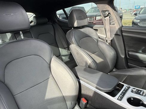 Used 2022 Kia Stinger GT1 image 27