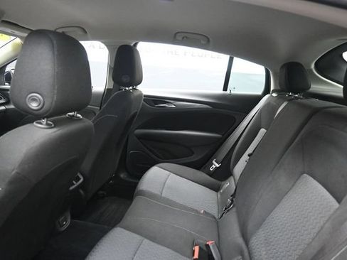 Used 2018 Buick Regal Preferred FWD image 27