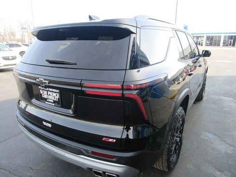 Certified 2024 Chevrolet Traverse Z71 w/ Enhanced Driving Package image 7