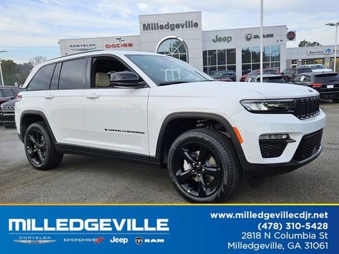 New 2025 Jeep Grand Cherokee Limited w/ Luxury Tech Group II RWD image 1