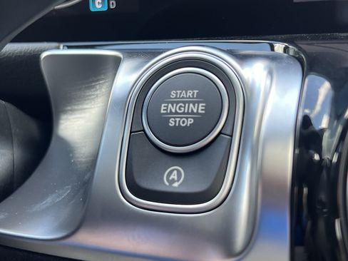 Used 2025 Mercedes-Benz GLB 250 image 41