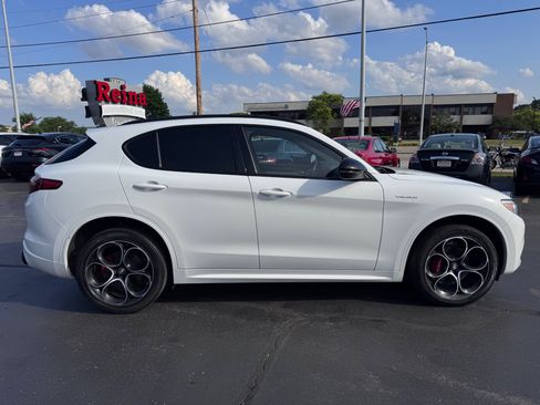 Used 2023 Alfa Romeo Stelvio Veloce AWD/4WD image 15