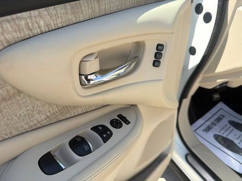 Used 2019 Nissan Murano SL FWD image 11