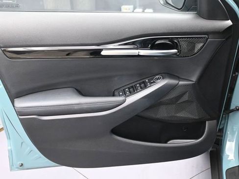 Used 2025 Kia Seltos S image 15