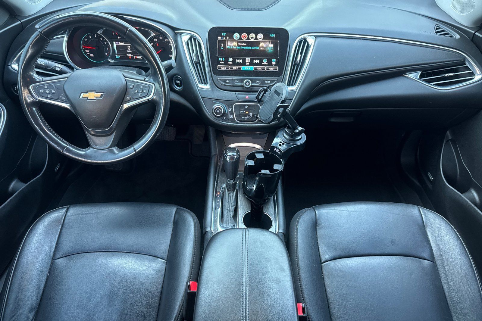 Used 2018 Chevrolet Malibu LT w/ Leather Package FWD image 16