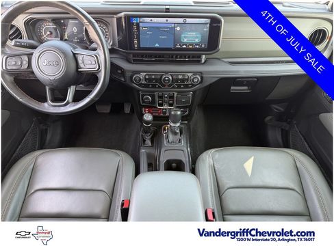 Used 2024 Jeep Gladiator Mojave AWD/4WD image 10