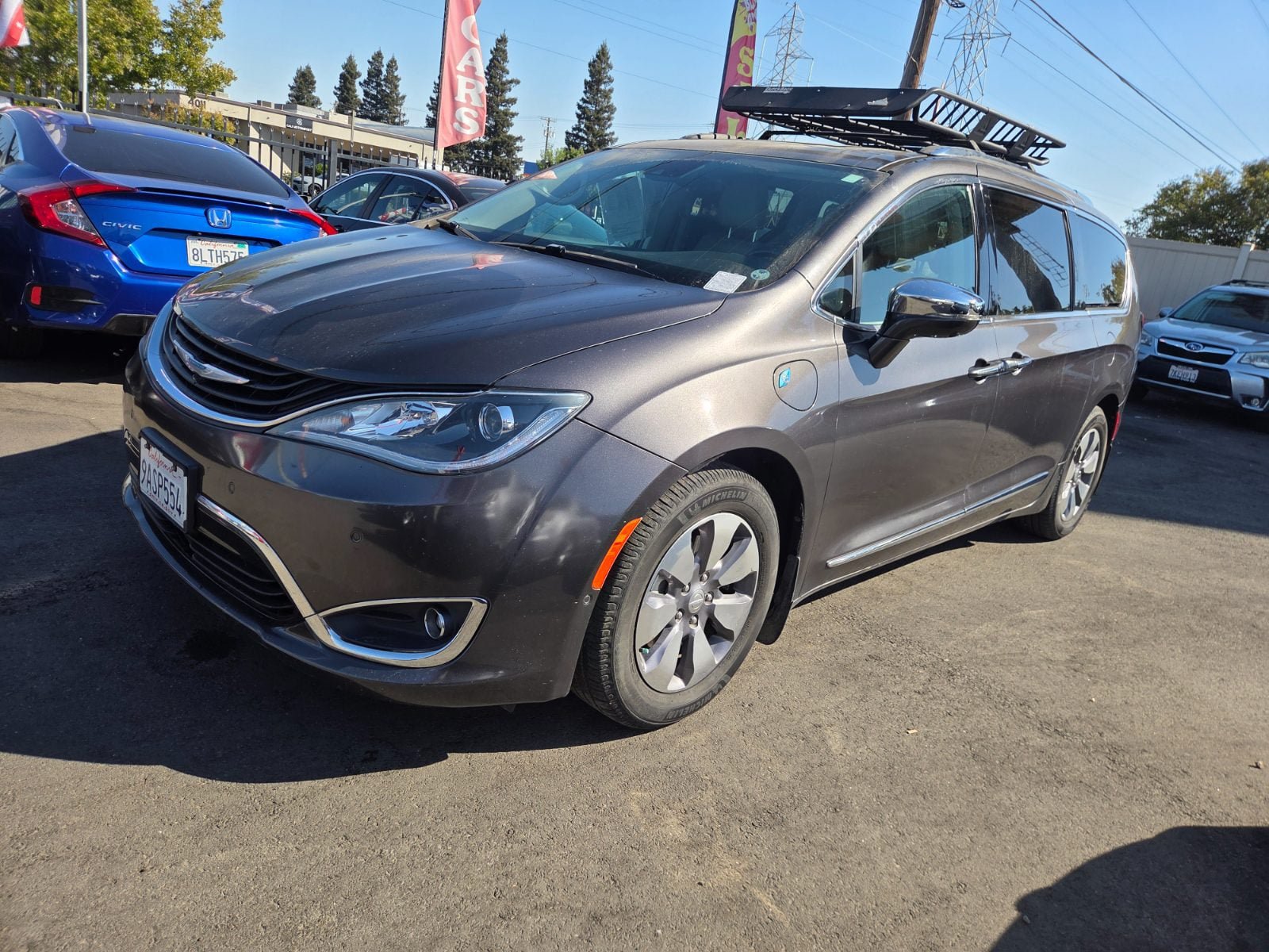 Used 2018 Chrysler Pacifica Limited w/ Advanced Safetytec Group FWD image 1