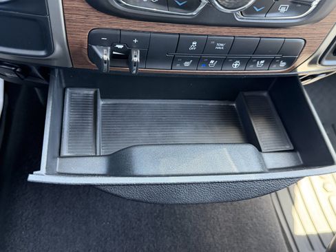 Used 2014 RAM 1500 Laramie RWD image 46