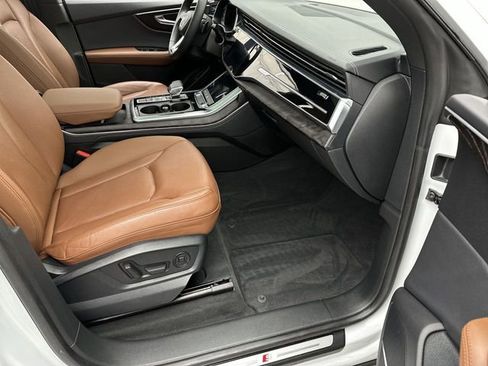 Used 2023 Audi Q8 Premium Plus image 24