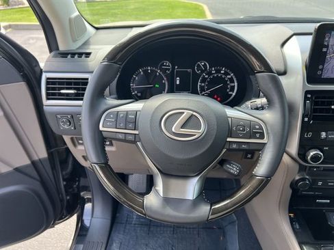 Used 2023 Lexus GX 460 Premium w/ Accessory Package AWD/4WD image 12