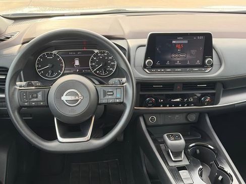 Used 2023 Nissan Rogue SV image 13