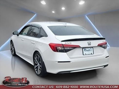 Used 2022 Honda Civic Touring image 7
