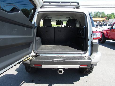 Used 2014 Toyota FJ Cruiser 4WD w/ Upgrade Package image 31