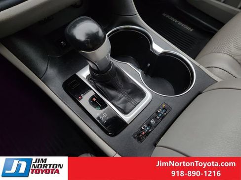 Used 2016 Toyota Highlander Limited AWD/4WD image 20