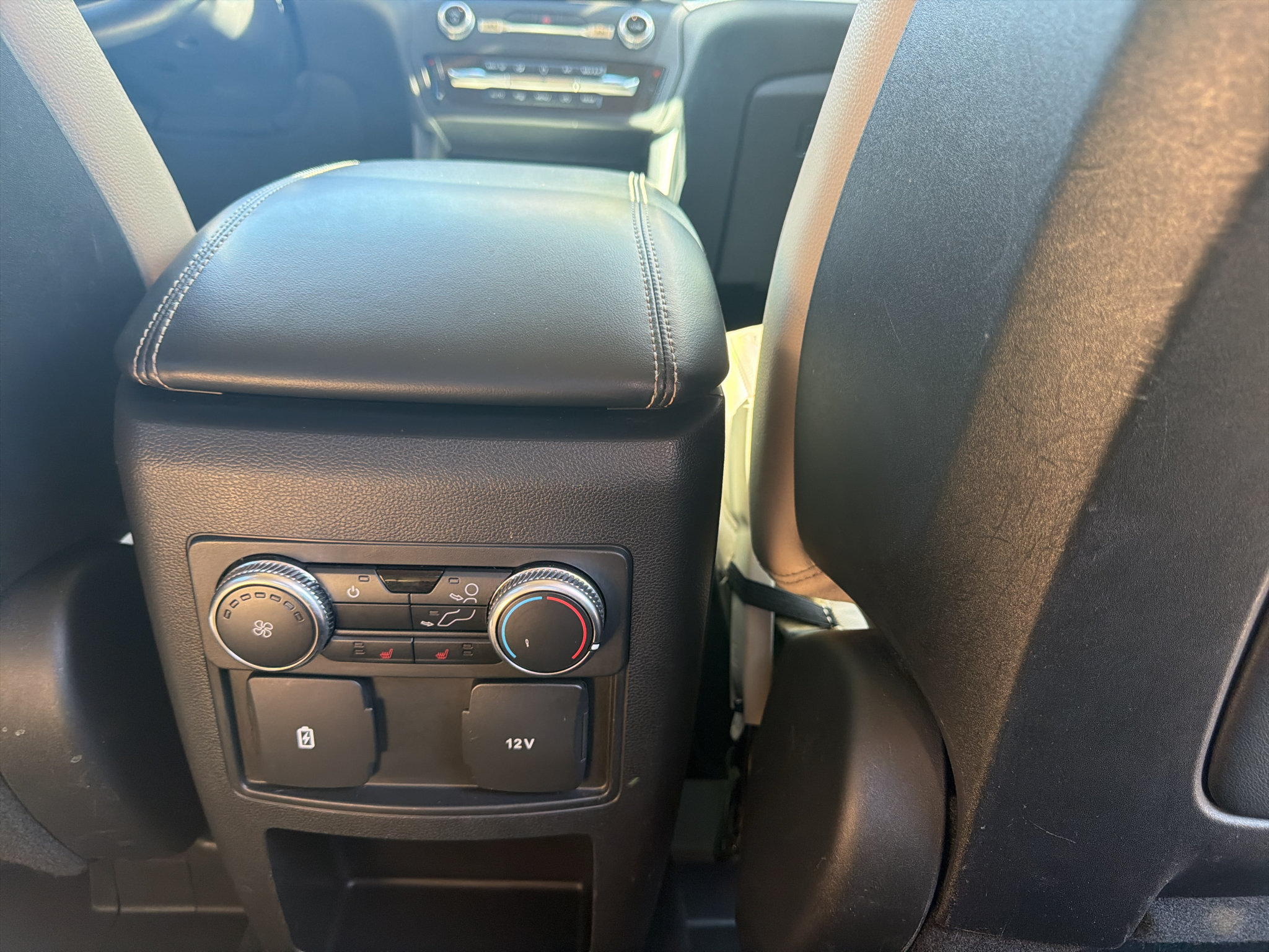 Used 2020 Ford Explorer XLT w/ Equipment Group 202A RWD image 24