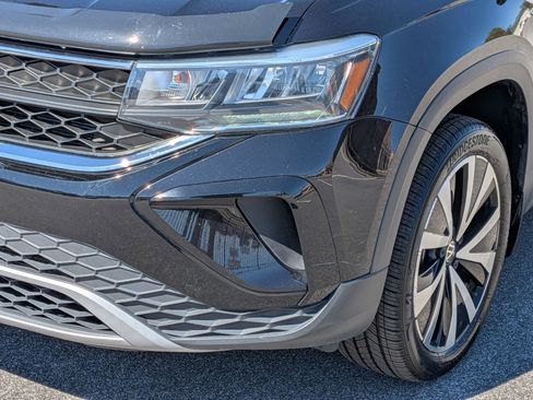 Used 2023 Volkswagen Taos SE image 9