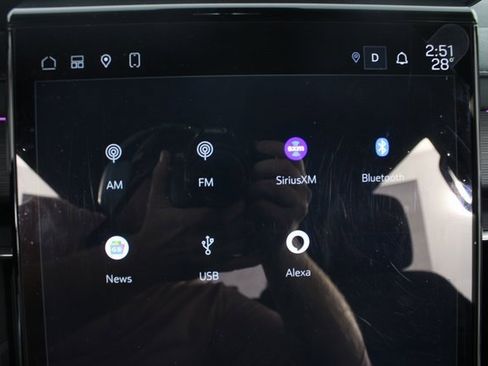 Used 2024 GMC Acadia AT4 w/ Luxury Package image 6