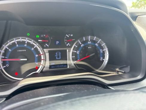 Used 2016 Toyota 4Runner SR5 RWD image 5