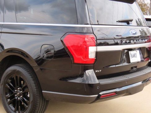 Used 2022 Ford Expedition Max XLT image 14