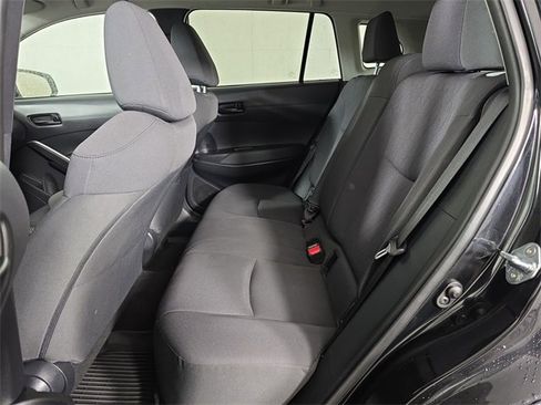 Used 2022 Toyota Corolla Cross LE image 12