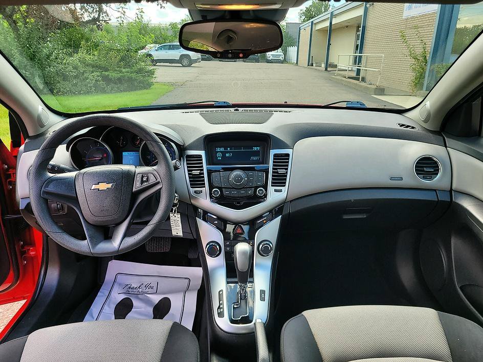 Used 2016 Chevrolet Cruze LS FWD image 34