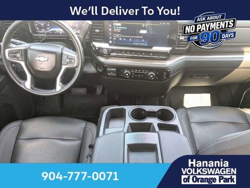 Used 2023 Chevrolet Silverado 1500 LT w/ Leather Package AWD/4WD image 15