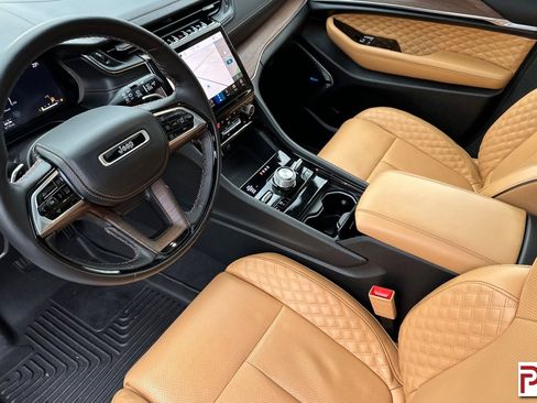 Used 2023 Jeep Grand Cherokee L Summit w/ Advanced Protech Group IV image 10