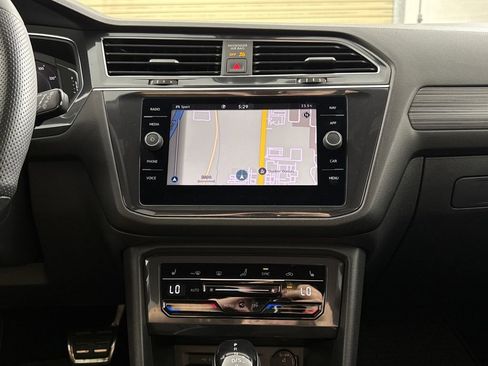 Used 2022 Volkswagen Tiguan SEL R-Line image 16