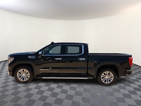 Used 2024 GMC Sierra 1500 Denali w/ Technology Package AWD/4WD image 2