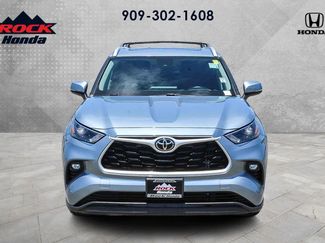 Used 2022 Toyota Highlander XLE FWD video 2