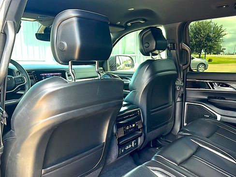 Used 2022 Jeep Wagoneer Series I RWD image 17