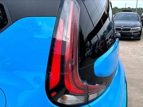 Used 2024 Kia Soul S FWD image 27