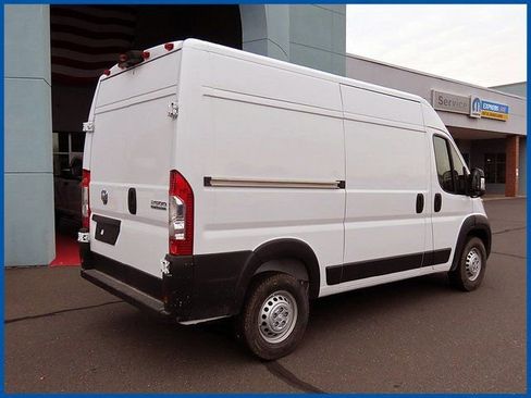 New 2026 RAM ProMaster 2500 w/ Convenience Group FWD image 7