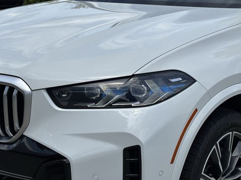 Used 2024 BMW X5 sDrive40i w/ M Sport Package RWD image 6