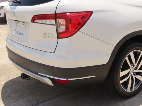 Used 2019 Honda Pilot Elite image 12