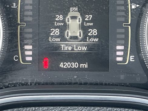 Used 2021 Jeep Cherokee Latitude Plus image 30