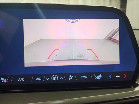 New 2026 Chevrolet Traverse LT image 25