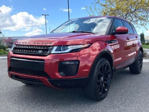 Used 2018 Land Rover Range Rover Evoque SE image 7