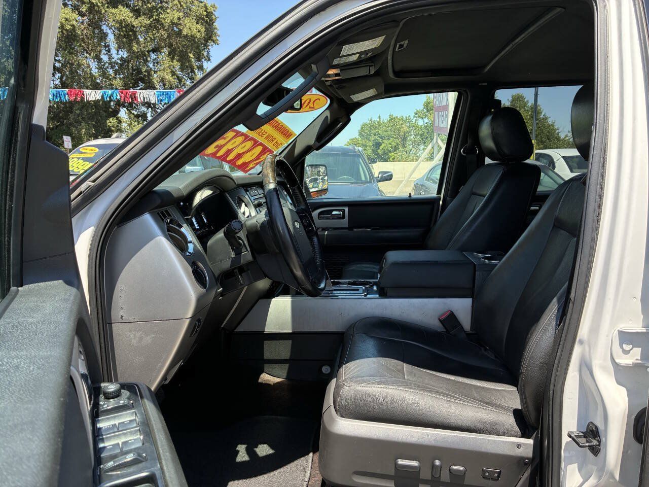 Used 2013 Ford Expedition Limited RWD image 3