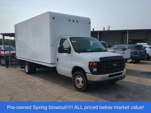 Used 2017 Ford E-350 and Econoline 350 Super Duty w/ Power Windows & Locks Group RWD image 4