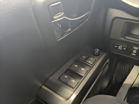 Used 2019 Toyota Tacoma TRD Sport image 26