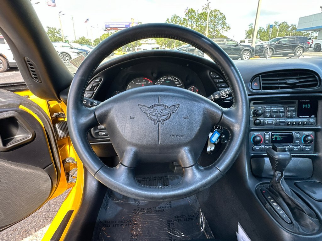 Used 2002 Chevrolet Corvette Coupe w/ Preferred Equipment Group2 RWD image 11
