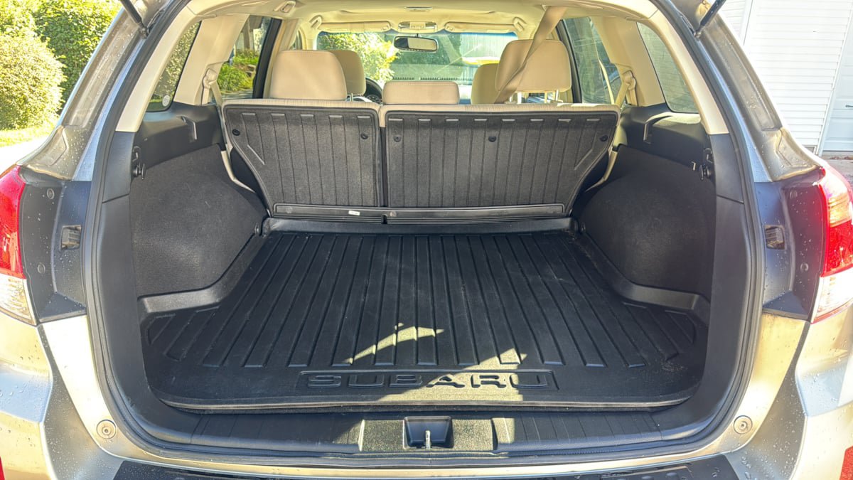 Used 2014 Subaru Outback 2.5i Premium w/ Moonroof Package AWD/4WD image 16