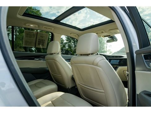 Used 2023 Cadillac XT6 Premium Luxury FWD image 18