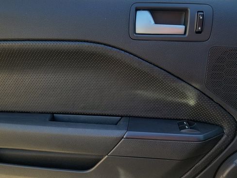 Used 2007 Ford Mustang GT RWD image 14