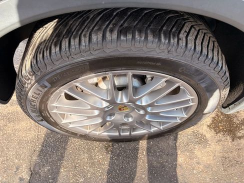 Used 2015 Porsche Cayenne S image 39