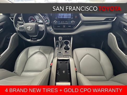 Certified 2021 Toyota Highlander XLE AWD/4WD image 24