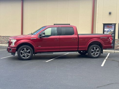 Used 2016 Ford F150 XLT w/ Equipment Group 302A Luxury AWD/4WD image 9