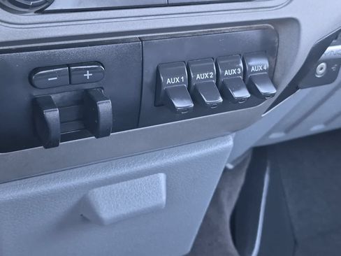 Used 2015 Ford F350 XLT AWD/4WD image 27