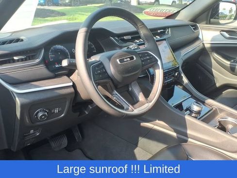 Certified 2024 Jeep Grand Cherokee Limited w/ Black Appearance Package AWD/4WD image 7